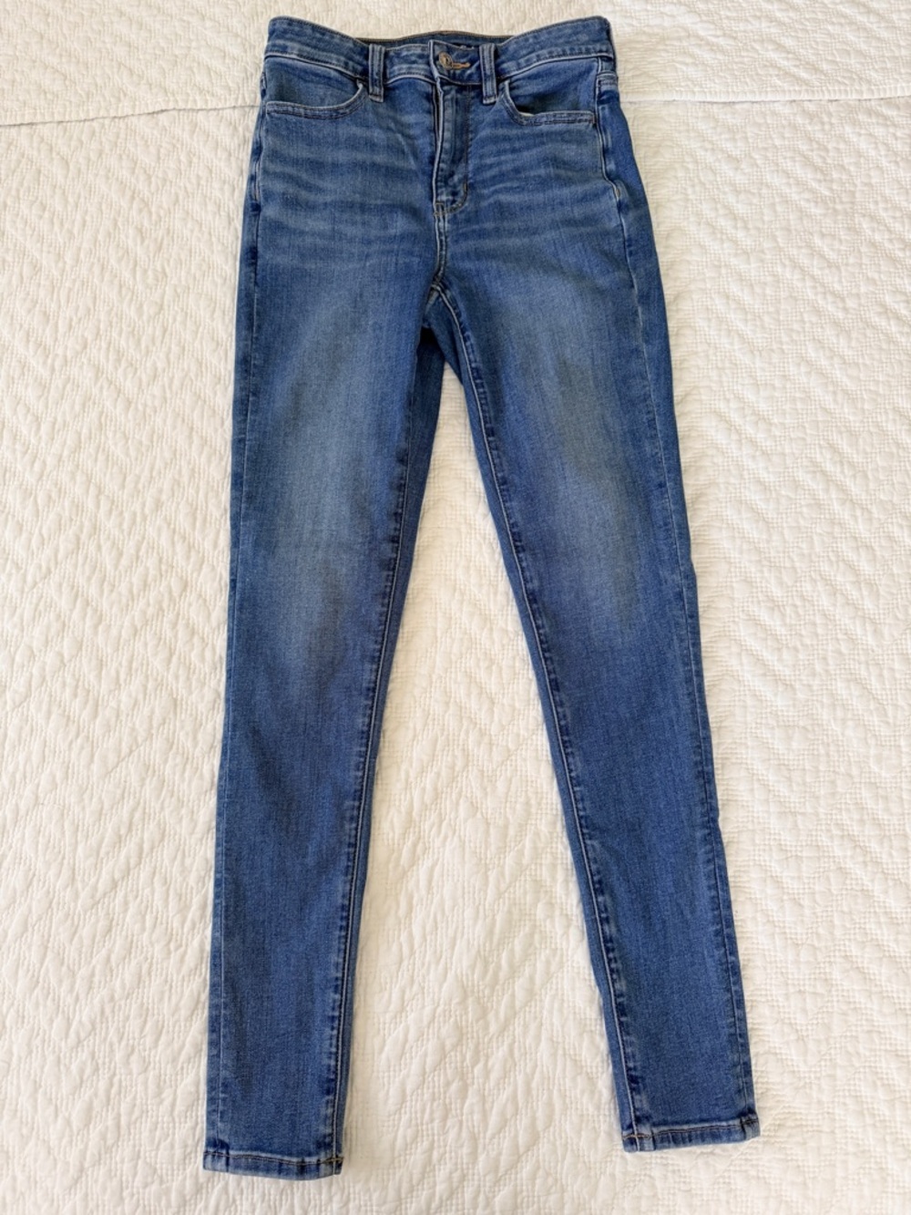American Eagle Outfitters Women's Skinny Jeans in Medium Blue Wash